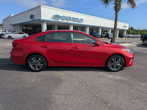 Used 2024 Kia Forte LXS FWD image 5