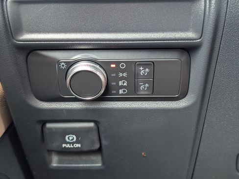 Used 2022 Ford Expedition XLT RWD image 32