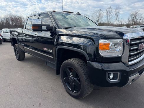 Used 2016 GMC Sierra 2500 SLT w/ All-Terrain HD Package AWD/4WD image 12