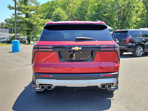 Used 2024 Chevrolet Traverse LT FWD image 5