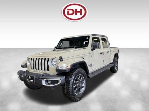 Used 2020 Jeep Gladiator Overland w/ Popular Equipment Package AWD/4WD image 10