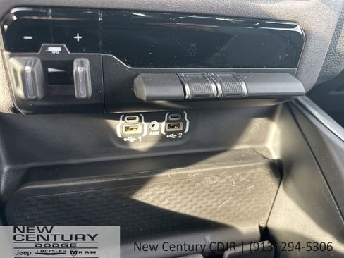 Used 2023 RAM 1500 Big Horn image 31