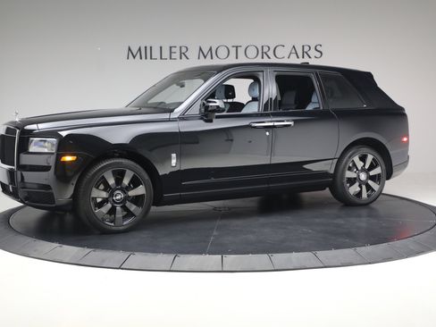 Certified 2022 Rolls-Royce Cullinan w/ Dark Exterior Package image 5