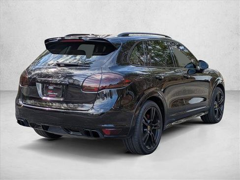 Used 2014 Porsche Cayenne Turbo image 2