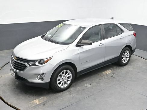 Used 2021 Chevrolet Equinox LS AWD/4WD image 34