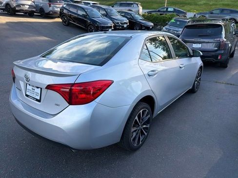 Used 2017 Toyota Corolla SE w/ SE Premium Package FWD image 3