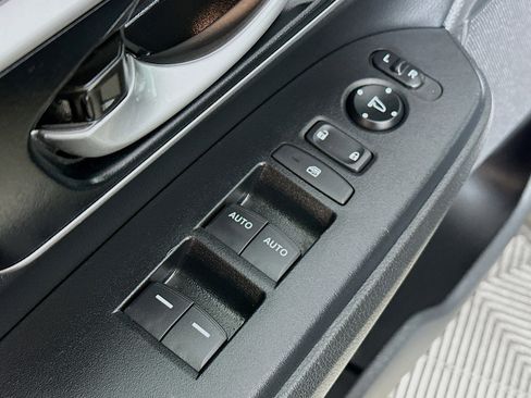 Used 2022 Honda CR-V Touring image 18
