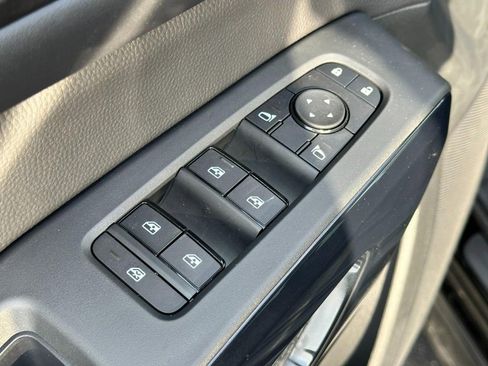 Used 2026 Nissan Pathfinder SV AWD/4WD image 9