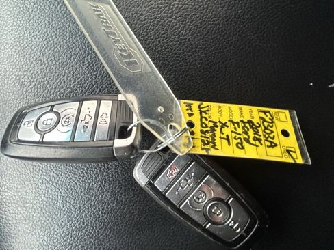 Used 2018 Ford F150 Lariat image 16