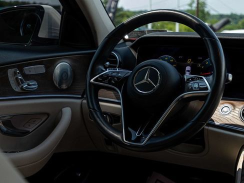 Used 2022 Mercedes-Benz E 350 4MATIC Sedan image 26