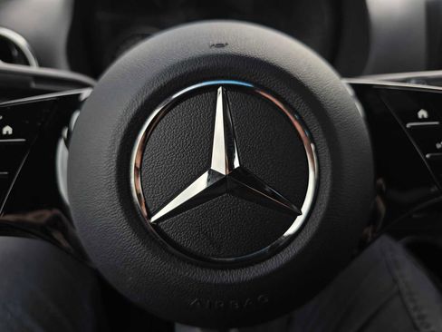 Used 2025 Mercedes-Benz Sprinter 2500 image 21