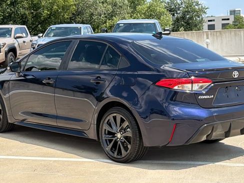 Used 2024 Toyota Corolla SE FWD image 3