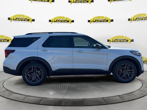 New 2026 Ford Explorer ST RWD image 7