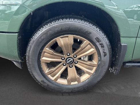 Used 2024 Nissan Titan SV w/ SV Bronze Edition Package image 11