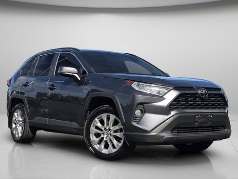 Used 2019 Toyota RAV4 XLE Premium w/ Cold Weather Package AWD/4WD image 2