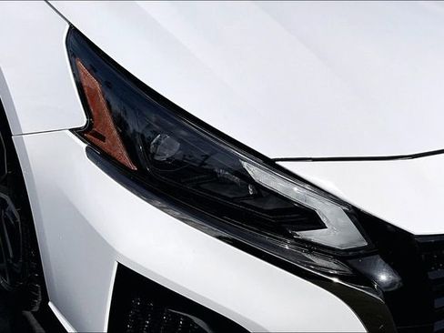 Certified 2024 Nissan Altima 2.5 SR FWD image 29
