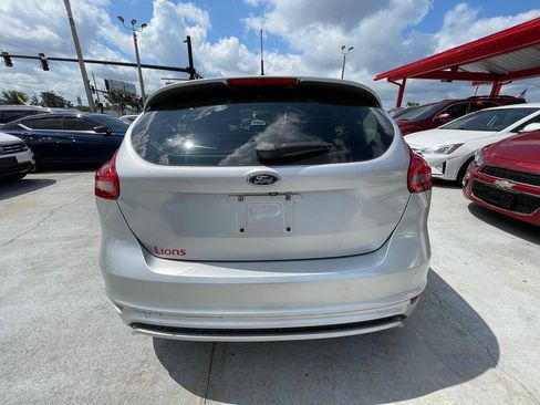 Used 2016 Ford Focus SE w/ SE Sport Package FWD image 16