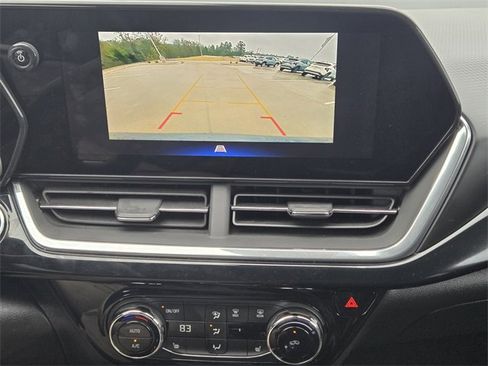 Used 2024 Chevrolet Trax RS w/ Sunroof Package image 18