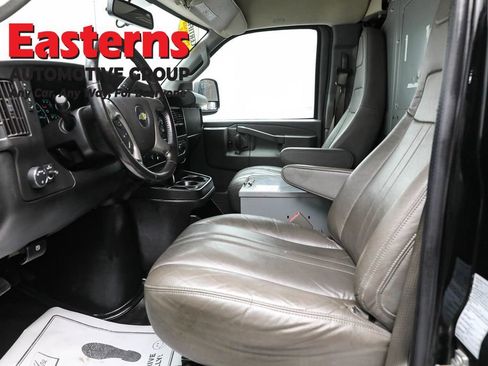 Used 2017 Chevrolet Express 2500 image 12