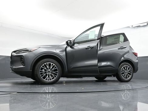 New 2025 Ford Escape SE w/ PHEV Premium Package image 43