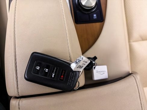 Used 2020 Lexus RX 350 FWD w/ Premium Package image 34