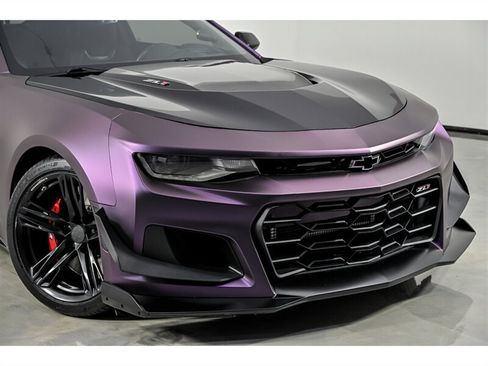 Used 2018 Chevrolet Camaro ZL1 RWD image 2