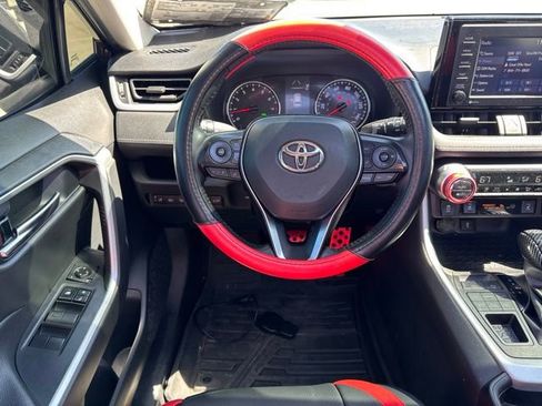 Used 2021 Toyota RAV4 XLE w/ Convenience Package AWD/4WD image 19