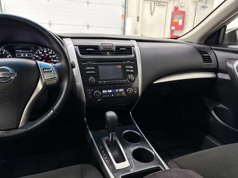 Used 2013 Nissan Altima 2.5 SV FWD image 16