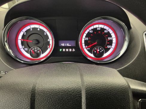 Used 2019 Dodge Grand Caravan SE w/ UConnect Hands-Free Group FWD image 18