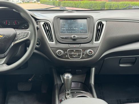 Used 2018 Chevrolet Malibu LS FWD image 23