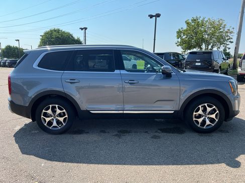 Used 2020 Kia Telluride EX AWD/4WD image 9