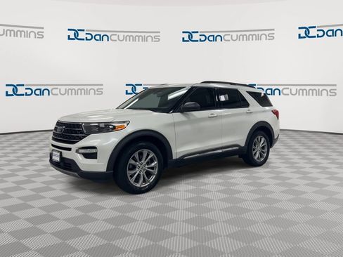 Used 2020 Ford Explorer XLT w/ Equipment Group 202A AWD/4WD image 4