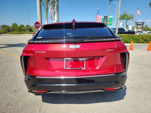 Used 2024 Cadillac Lyriq Luxury RWD image 6