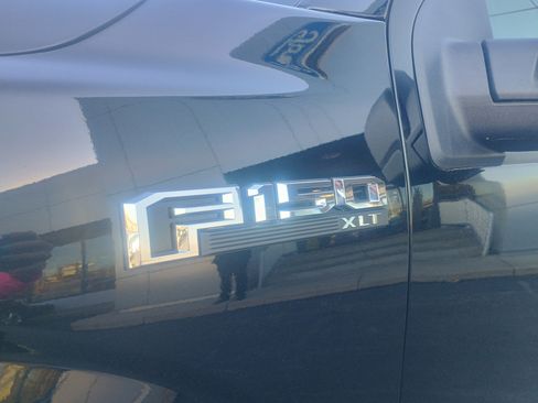 Used 2017 Ford F150 XLT image 5