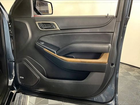 Used 2020 GMC Yukon Denali w/ Denali Premium Package image 21