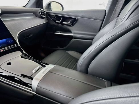 Used 2026 Mercedes-Benz GLC 300 image 25