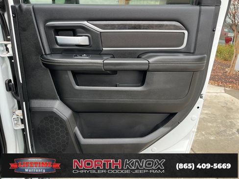 Used 2024 RAM 3500 Big Horn image 24