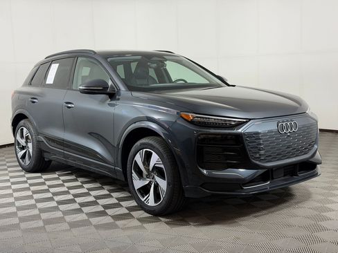 Used 2025 Audi Q6 e-tron Premium Plus w/ Premium Plus AWD/4WD image 7