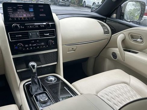 Used 2024 INFINITI QX80 Sensory AWD/4WD image 29