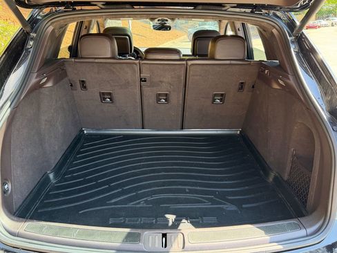 Used 2020 Porsche Macan Turbo AWD/4WD image 39
