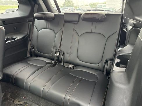 Used 2025 Honda Pilot TrailSport image 10
