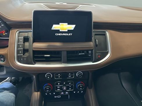 Used 2021 Chevrolet Suburban High Country image 11