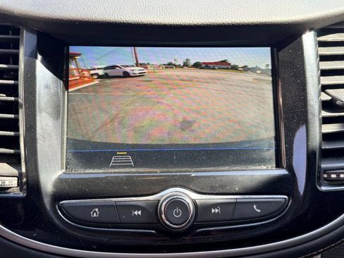Used 2019 Chevrolet Trax LT w/ LT Convenience Package FWD image 23