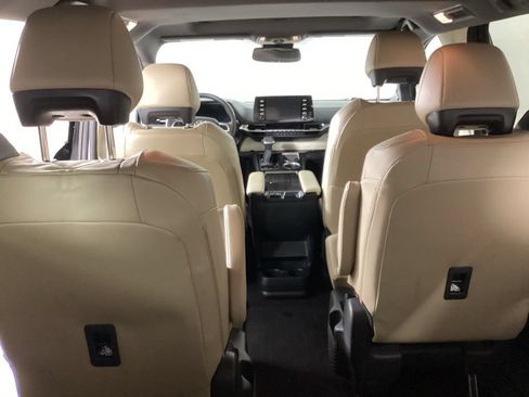 Used 2024 Toyota Sienna Limited AWD/4WD image 30