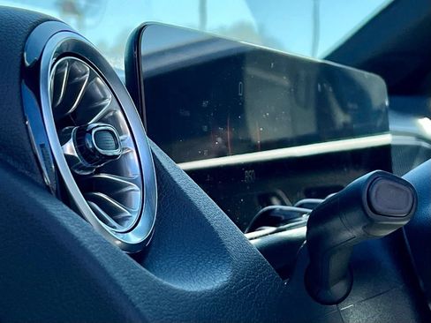 Certified 2026 Mercedes-Benz GLB 250 4MATIC image 20