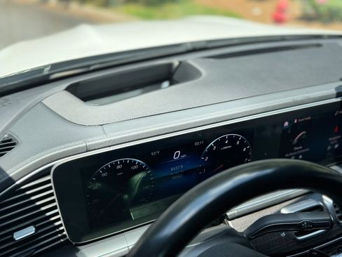 Used 2021 Mercedes-Benz GLS 580 4MATIC image 31
