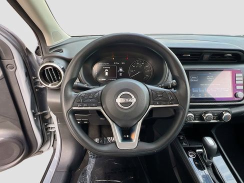 Used 2023 Nissan Kicks SV FWD image 10