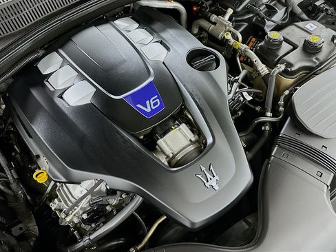 Used 2022 Maserati Quattroporte Modena Q4 AWD/4WD image 33