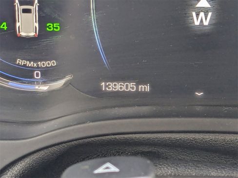 Used 2016 Cadillac Escalade Luxury image 34