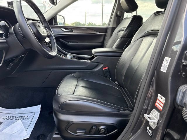 Used 2022 Jeep Grand Cherokee Limited RWD image 5